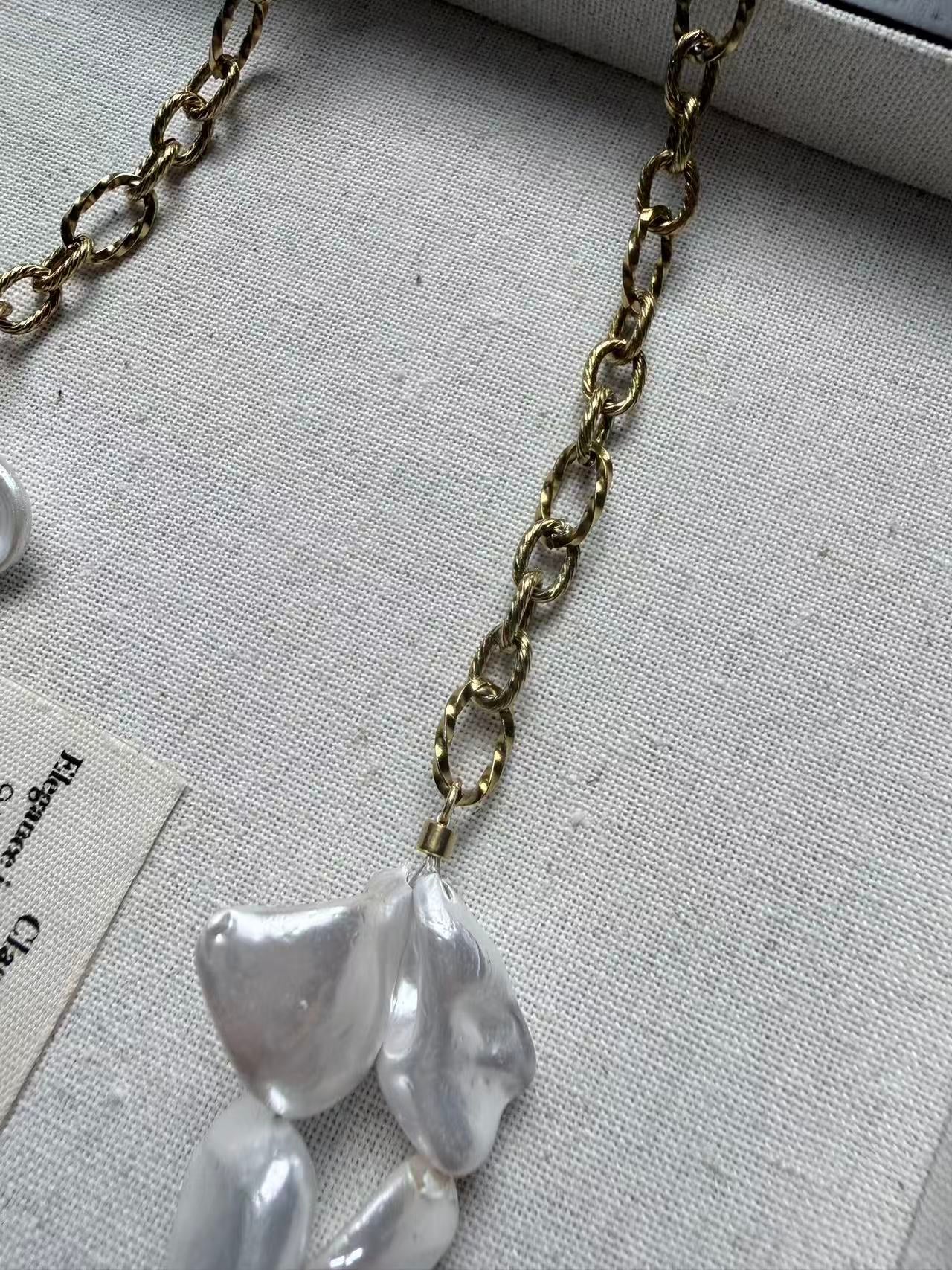 Amethyst&shell pear Titanium necklace