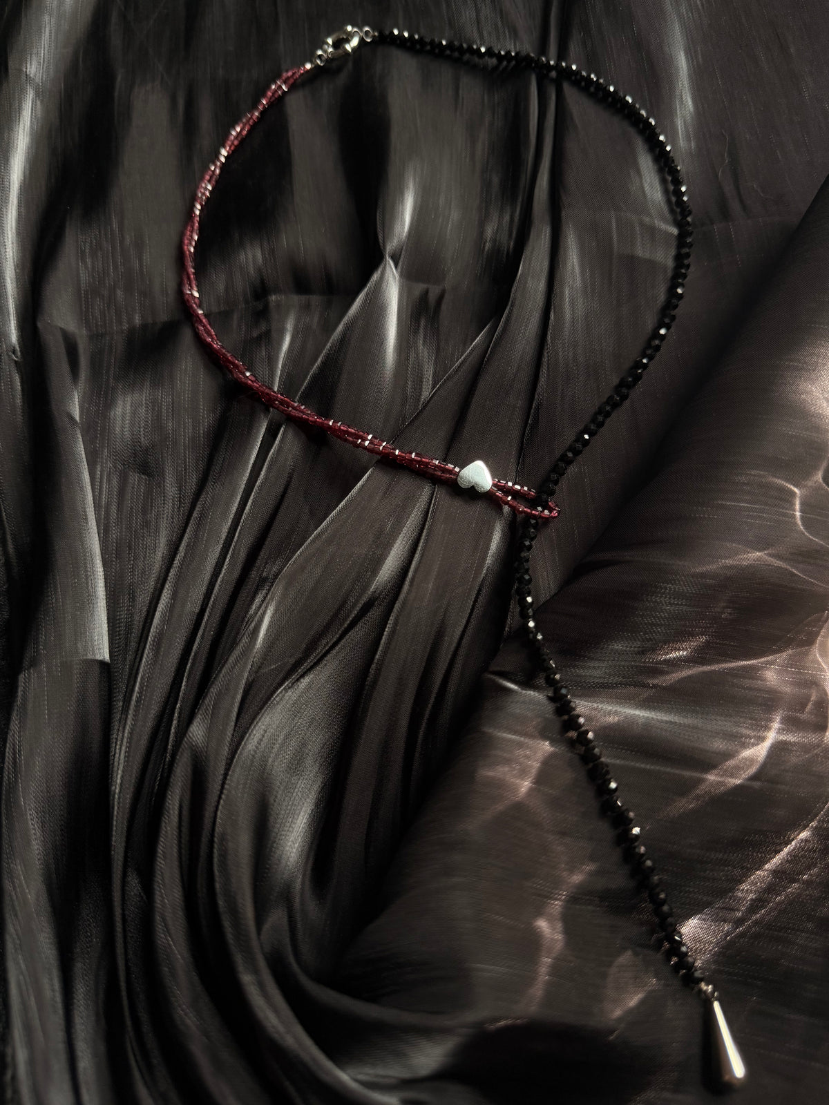 Noir & Rouge Adjustable Lariat